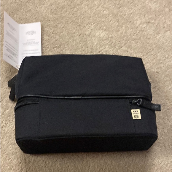 BEIS The 2 in 1 Cosmetic Case in black - Picture 2 of 5